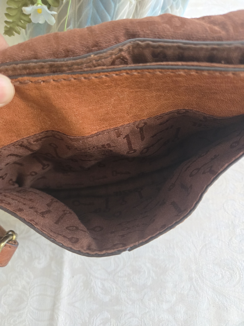 LOW START Fossil Brown Leather Crossbody Bag with Brass Hardware - Picture 5 of 15